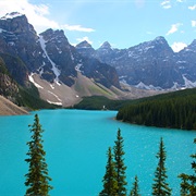 Marvel at the Beauty of a Glacier Lake