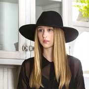 Taissa FarmigA - Zoe Benson