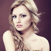 Alexandra Stan