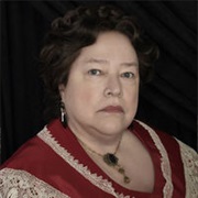 Kathy Bates - Delphine Lalaurie