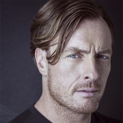 Toby Stephens