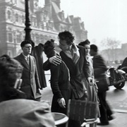 Kiss by the Hotel De Ville