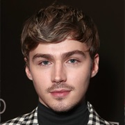 Miles Heizer