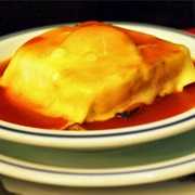 Francesinha No Café Aviz