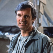 Capt. Benjamin Franklin &#39;Hawkeye&#39; Pierce (Alan Alda)