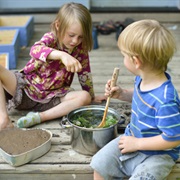 Use Whatever You Find Outside to Cook Gras Soup, Mudpies, Flowerbread...