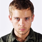 Max Thieriot