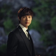 Ji Hyun-Woo