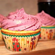 Huckleberry Lemon Cupcakes