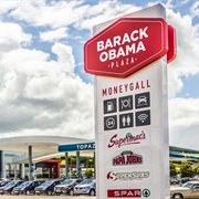 Barack Obama Plaza, Moneygall