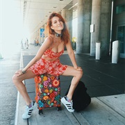 Dani Thorne