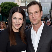 Peter Krause and Lauren Graham