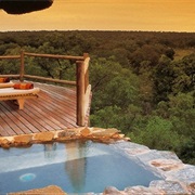 Stay in Luxury Safari Lodge