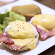 Huevos Benedictos