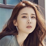 Lee Bo Young