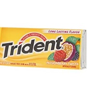 Trident Passionberry Twists