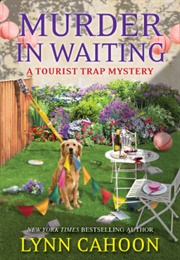 Murder in Waiting (Lynn Cahoon)