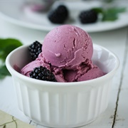 Blackberry Frozen Yogurt