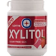 Lotte  Xylitol Strawberry Mint Gum