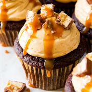 Snickers Cupcakes