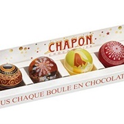 Chapon Sous Chaque Boule En Chocolat