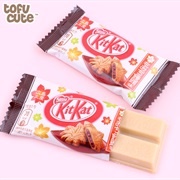 Kit Kat Momiji Manju