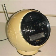 Weltron Space Ball Radio