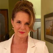 Elizabeth Perkins