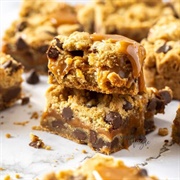 Salted Caramel Chocolate Chip Cookie Bars