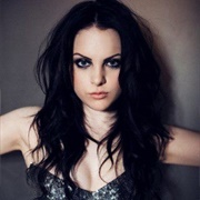 Liz Gillies