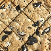 Chocolate Chip Oreo Blondies