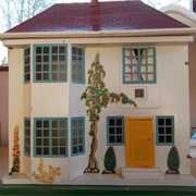 Miniature Doll Houses