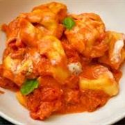 Tortellini With Tomato and Mascarpone Sauce