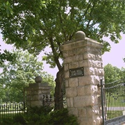 Witch&#39;s Grave- Oak Hill Cemetery