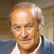 Robert Loggia