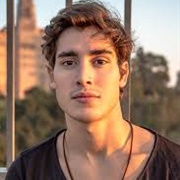 Henry Zaga