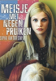 Het Meisje Met Negen Pruiken (2013)