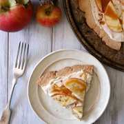 Apple Cheesecake Pizza