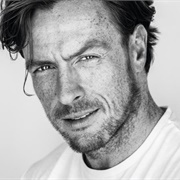 Toby Stephens