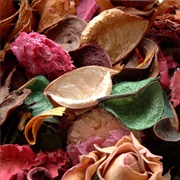 Make Potpourri From Seasonal Flowers