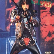 Alice Cooper Trashes the World (1990)