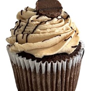 Wuollet Bakery Reese&#39;s Cupcake