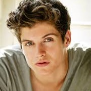 Daniel Sharman