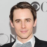 Reeve Carney