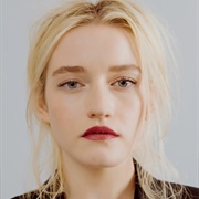 Julia Garner