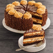 The Cheesecake Factory Reese&#39;s PB Chocolate Cake Cheesecake