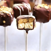 S&#39;mores Cheesecake Pops