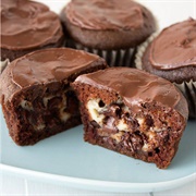 Cheesecake Stuffed Chocolate Cupcakes