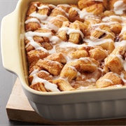 Apple Pie Cinnamon Roll Breakfast Bake