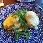 Eggs Benedict